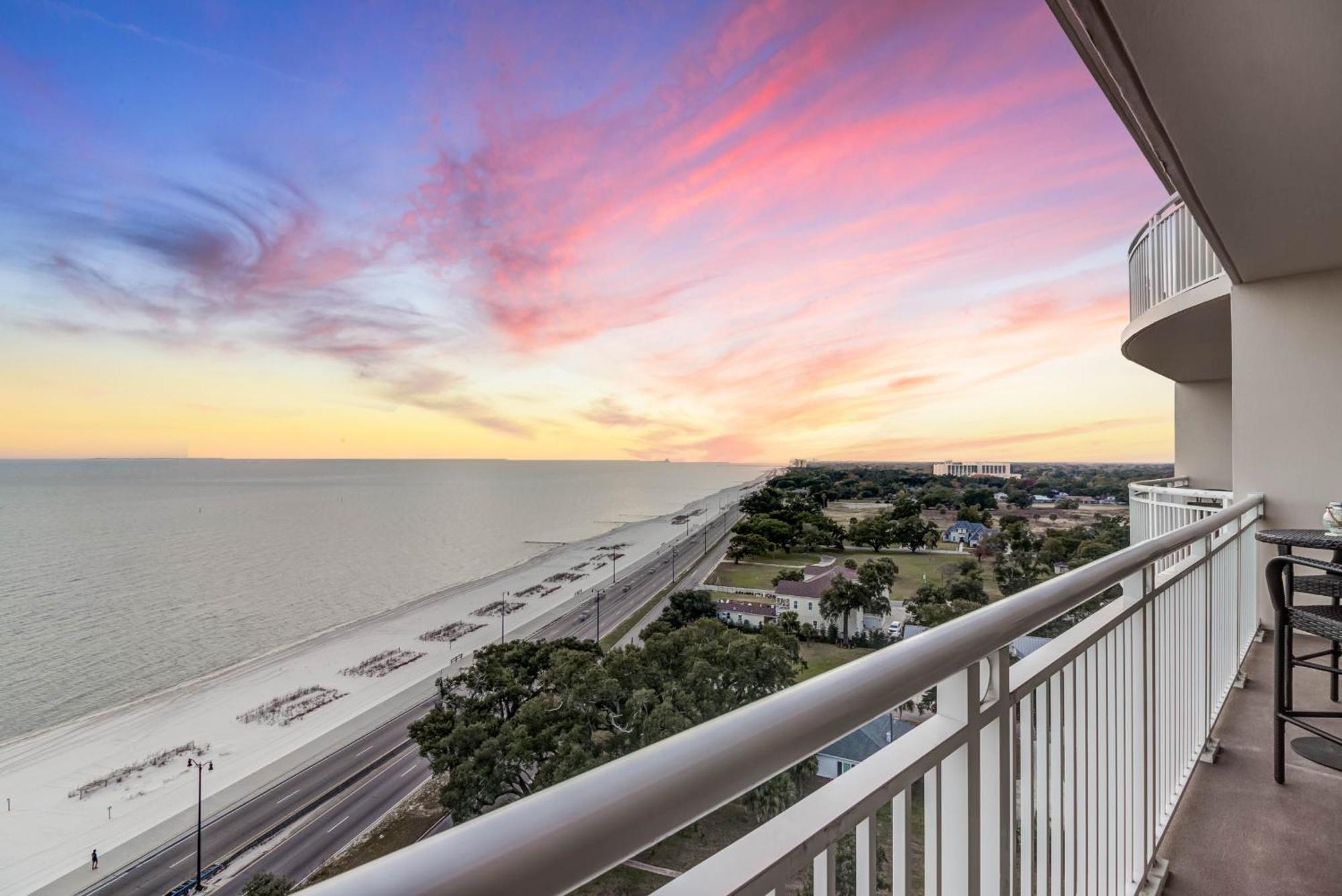 Gorgeous Oceanview 3Br Luxury Condo - Latitude Gulfport Exterior photo